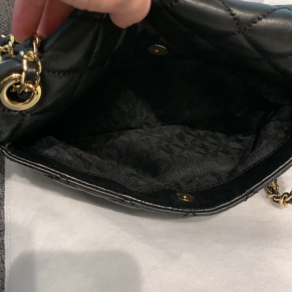 Michael Kors Sloan large black quilted lamb skin and gold hardware purse - Picture 13 of 16